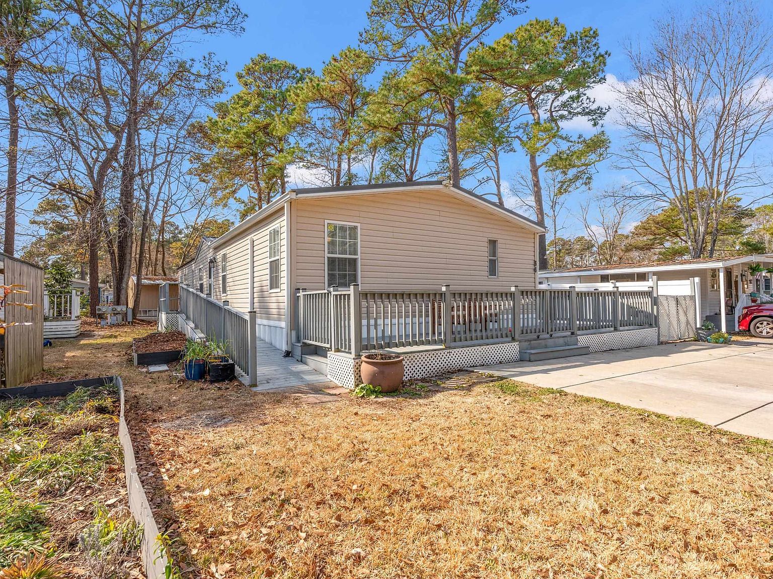 34 Spinnaker Ln Murrells Inlet, SC 29576 - Thumbnail 2