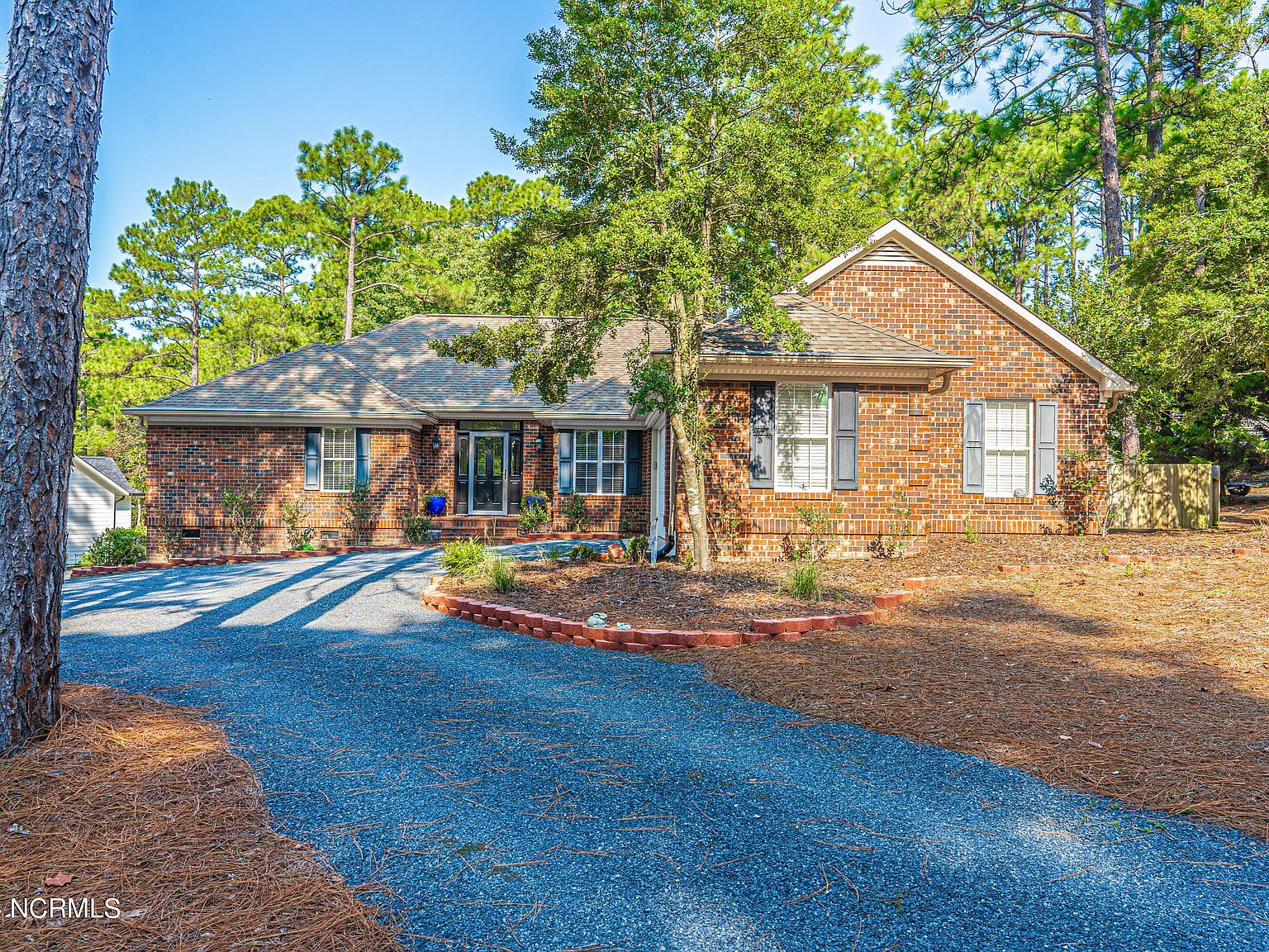 106 Banbridge Dr West End, NC 27281 - Thumbnail 2