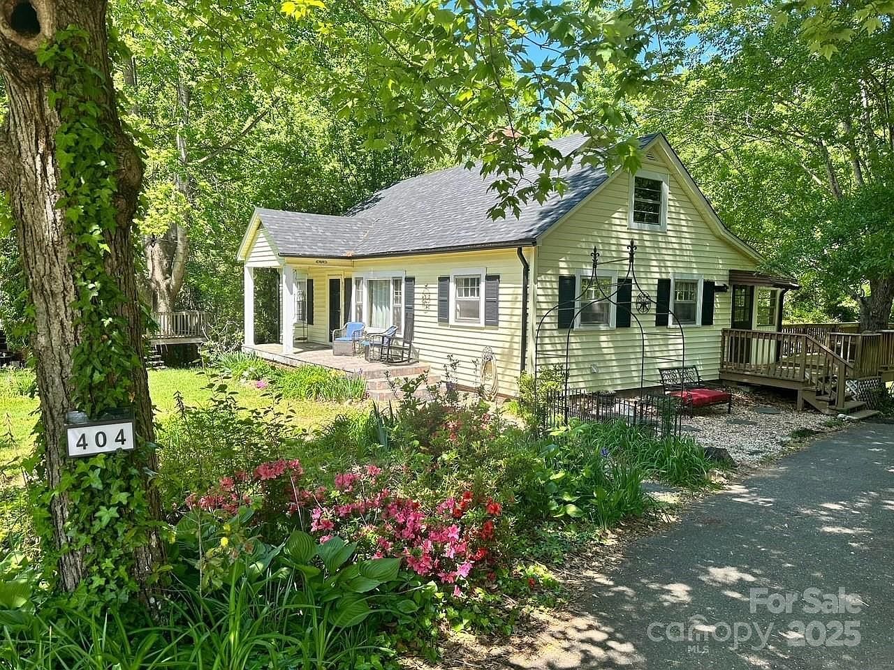 404 Patton St Morganton, NC 28655 - Thumbnail 2