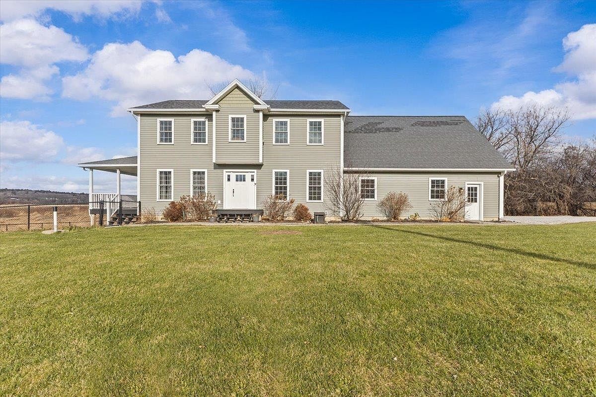 1120 Polly Hubbard Rd Saint Albans, VT 05478 - Thumbnail 2