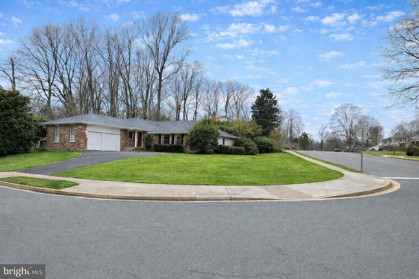 8100 Langbrook Rd Springfield, VA 22152 - Thumbnail 2