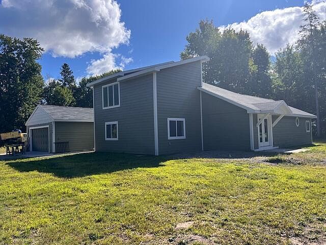 3349 Lakeshore Dr Sault Sainte Marie, MI 49783 - Thumbnail 2