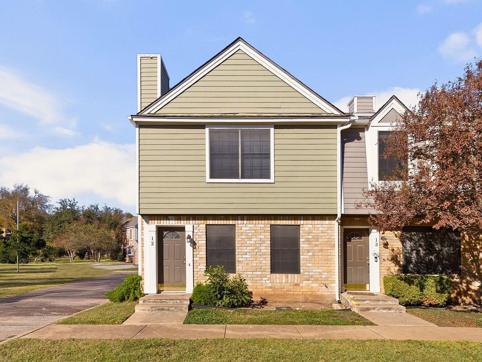 12325 Los Indios Trl UNIT 12 Austin, TX 78729 - Thumbnail 2