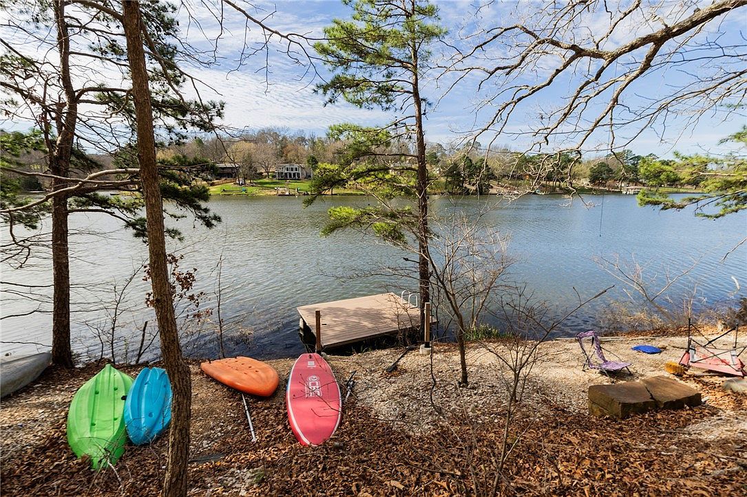 17 Devizis Dr Bella Vista, AR 72714  | Single Family