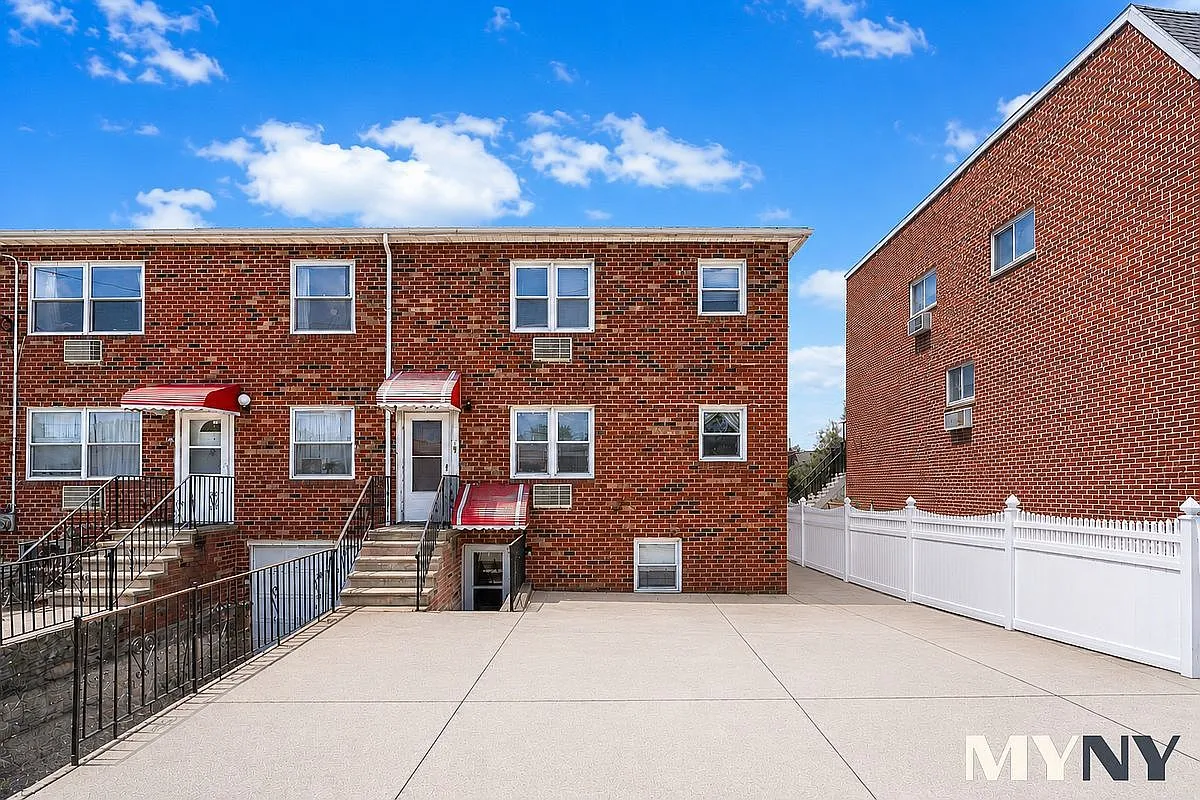 2450 Gerritsen Ave Brooklyn, NY 11229, 11229