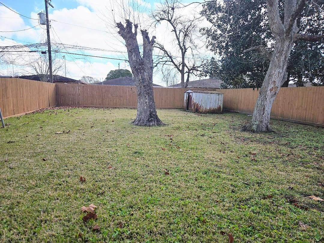 106 N Texas St Texas City, TX 77591 - Thumbnail 2