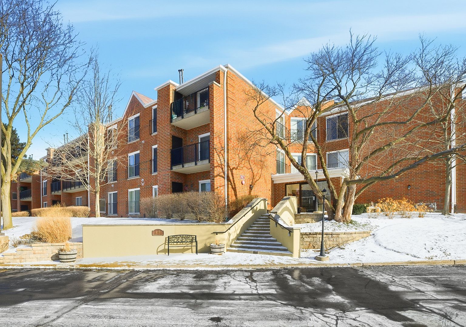 815 Leicester Rd #109 Elk Grove Village, IL 60007 - Thumbnail 2