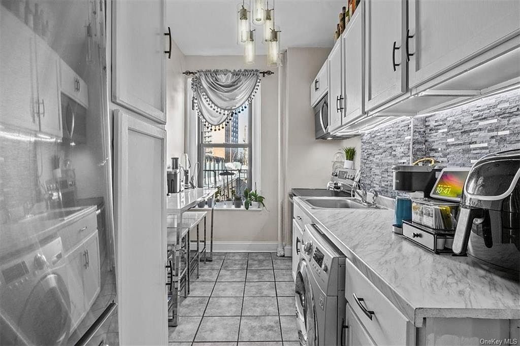 1383 Plimpton Ave #5B Bronx, NY 10452 - Thumbnail 2