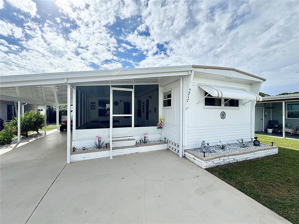 5217 Pebble Beach Ave Sarasota, FL 34234 - Thumbnail 2