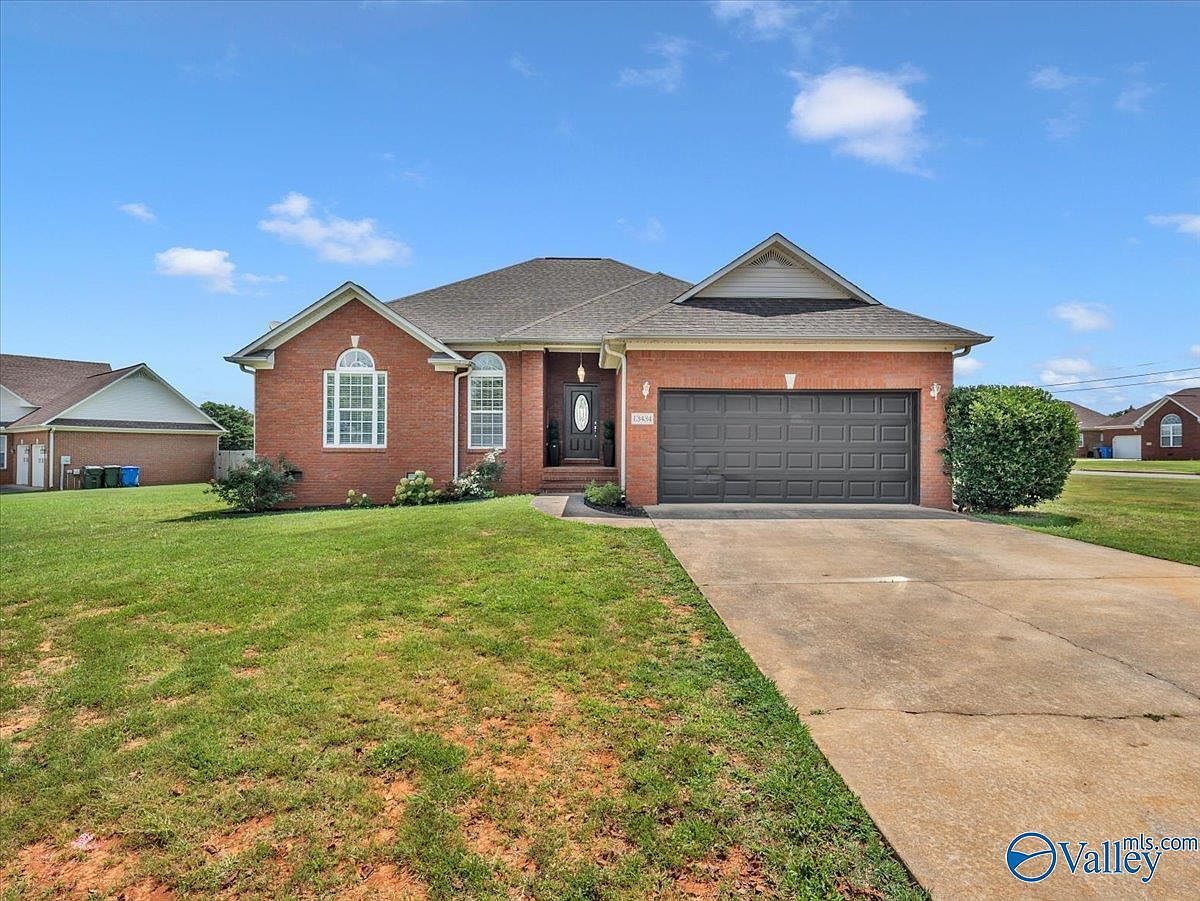 13434 Wisteria Pl Athens, AL 35613 - Thumbnail 2