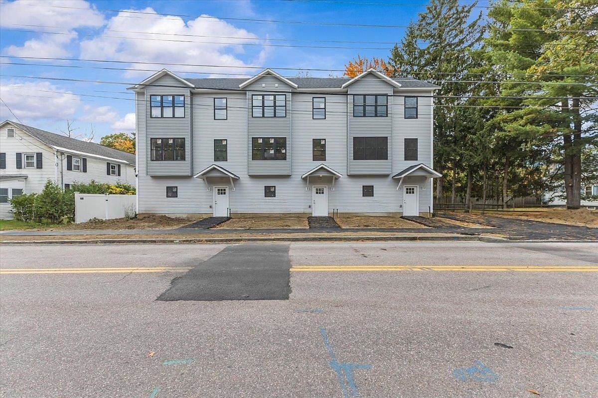 162 West St #1 Essex Junction, VT 05452 - Thumbnail 2