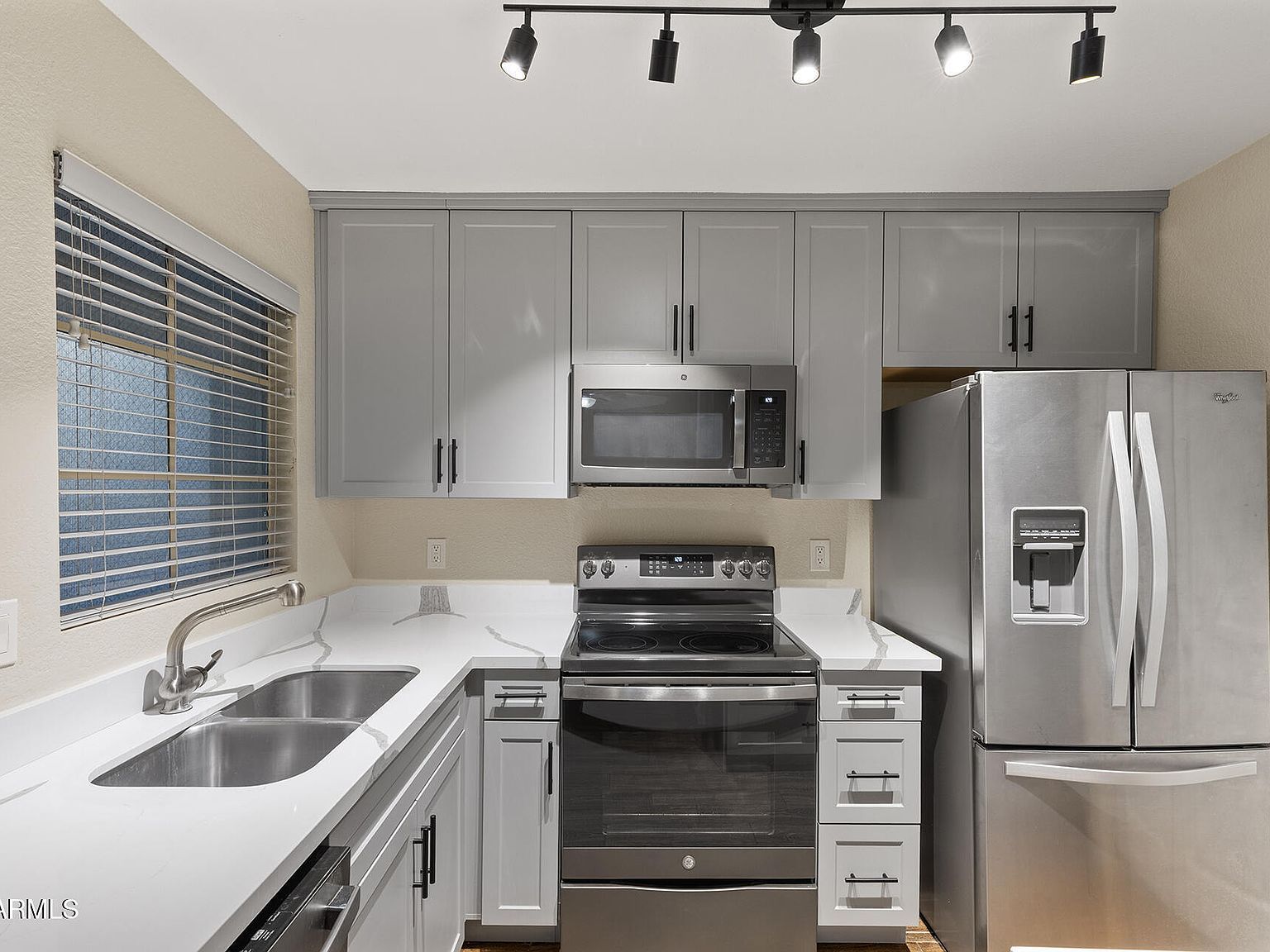 1880 E Morten Ave Unit 102 Phoenix, AZ 85020  | Condominium