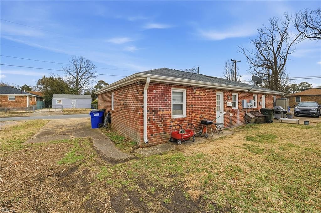 1050 E Chester St Norfolk, VA 23503 - Thumbnail 2