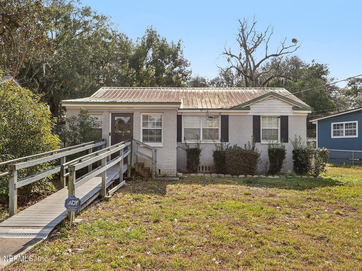 560 W 67th St Jacksonville, FL 32208 - Thumbnail 2