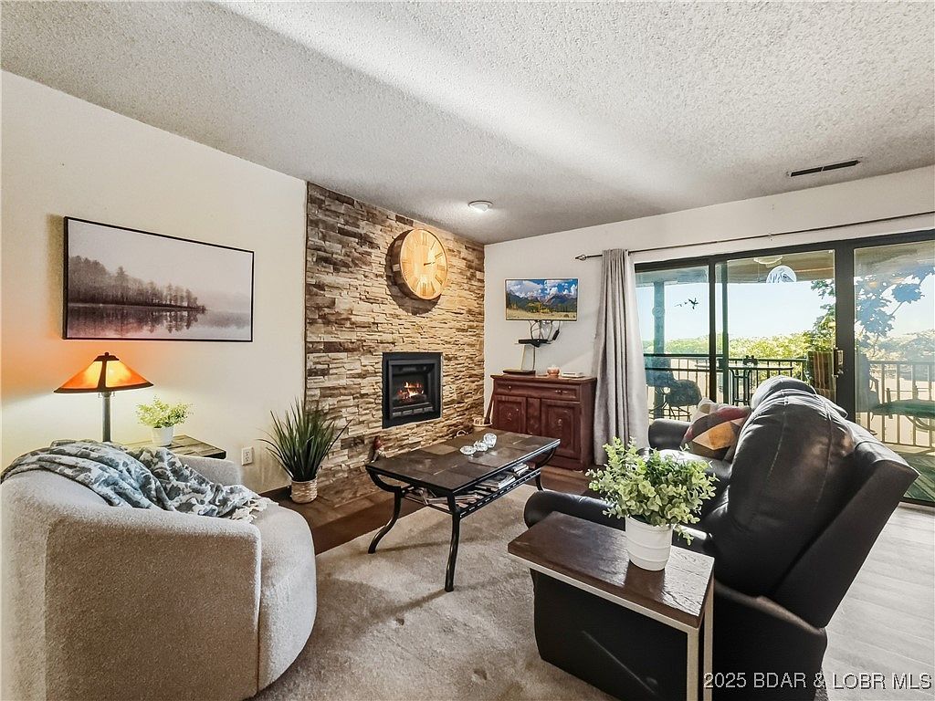 28 Eleven West Ct UNIT 2B Sunrise Beach, MO 65079 - Thumbnail 2