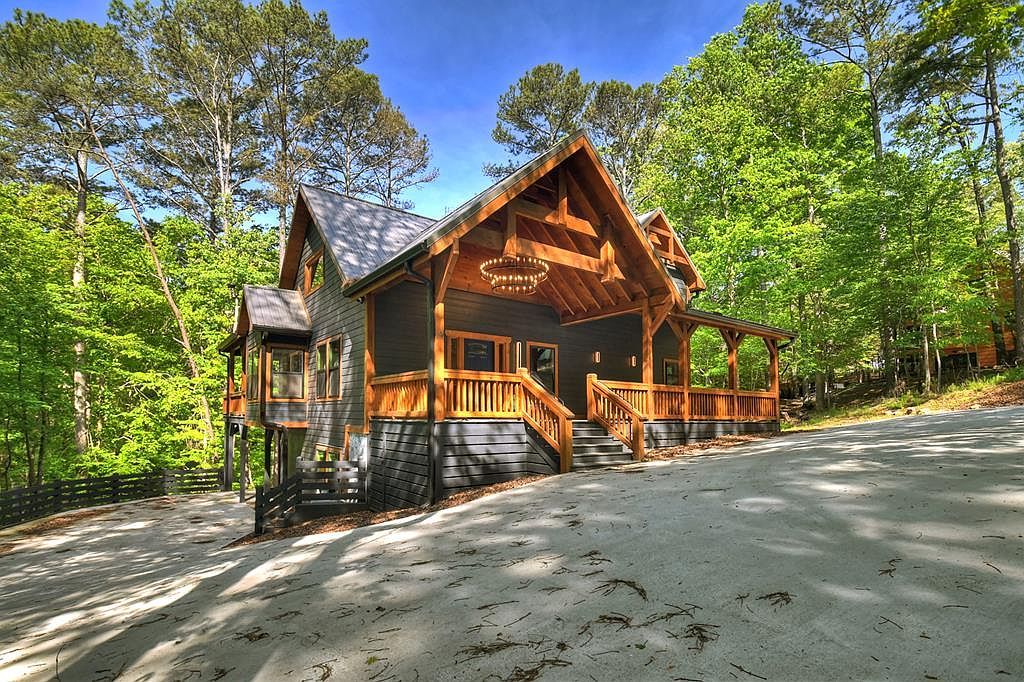 40 Cadet Ct Ellijay, GA 30540  | Single Family