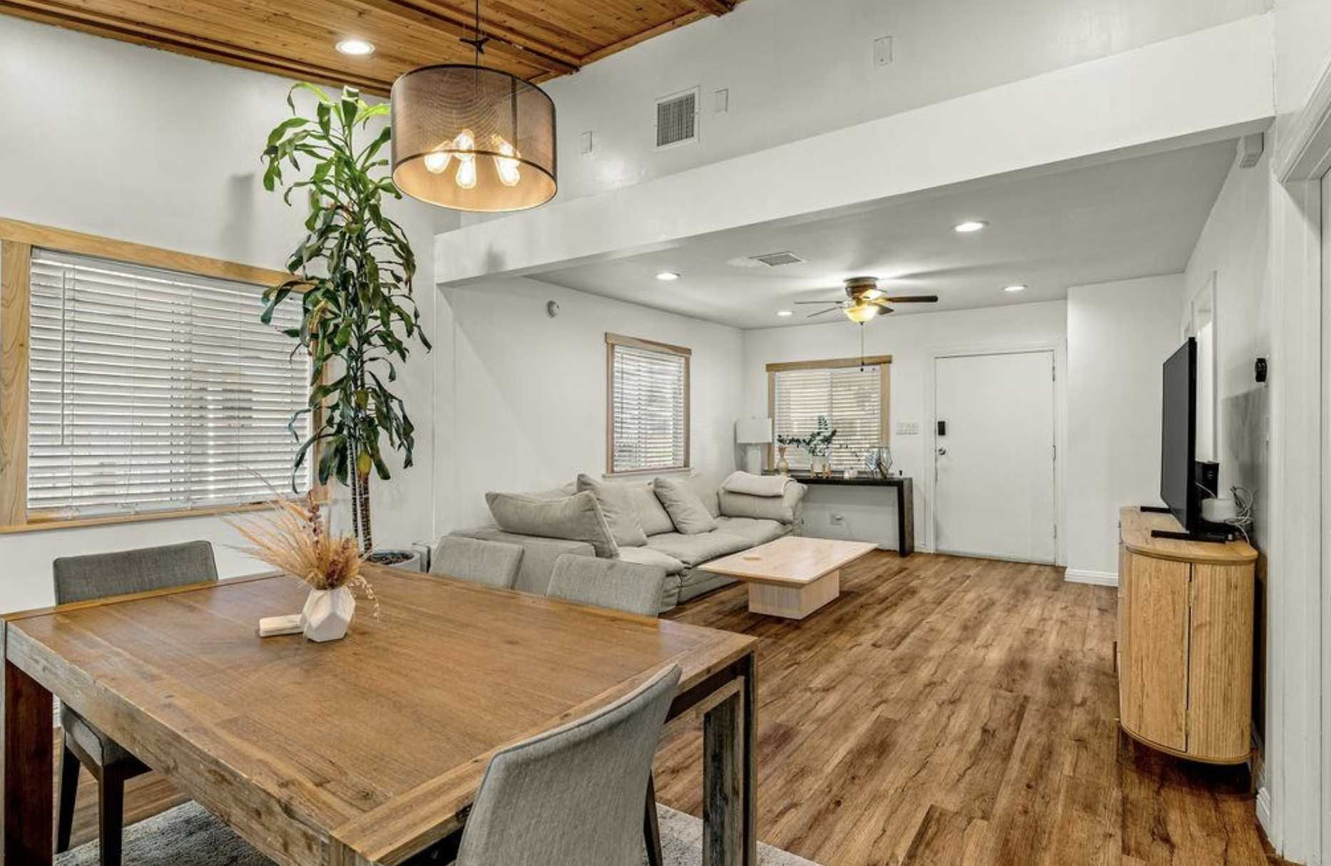 1612 West 58th Street, Los Angeles, CA 90062, USA | Single Family