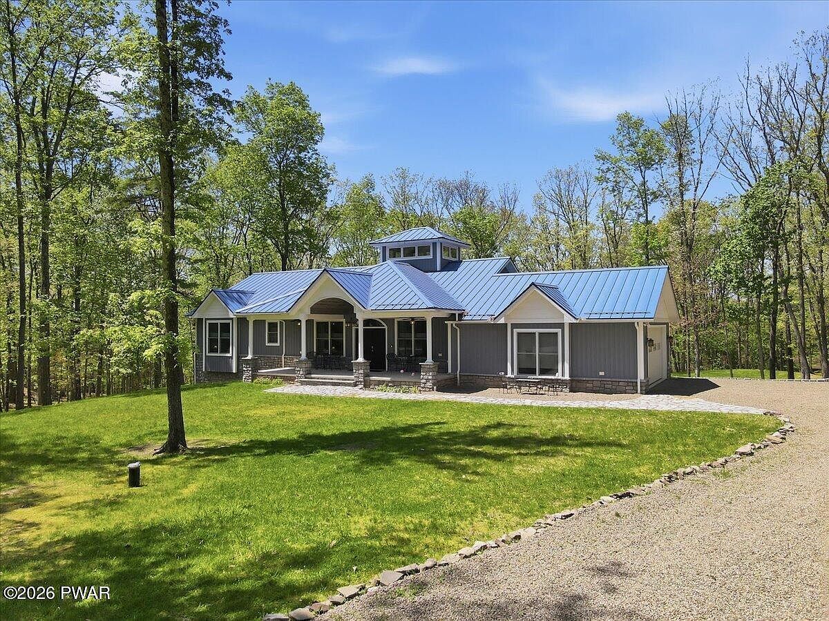 115 Ridgewood Ln Hawley, PA 18428, 18428