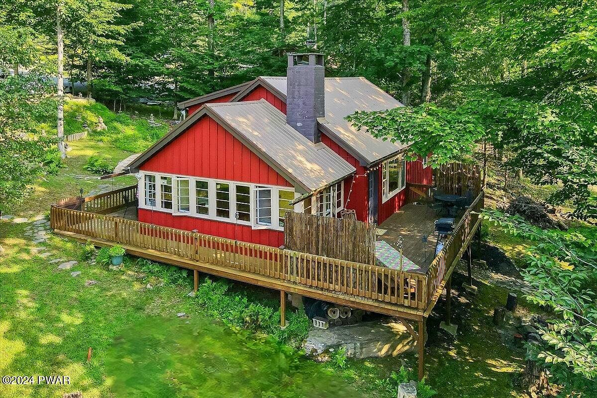 112 Beechwood Cove Rd Greentown, PA 18426, 18426