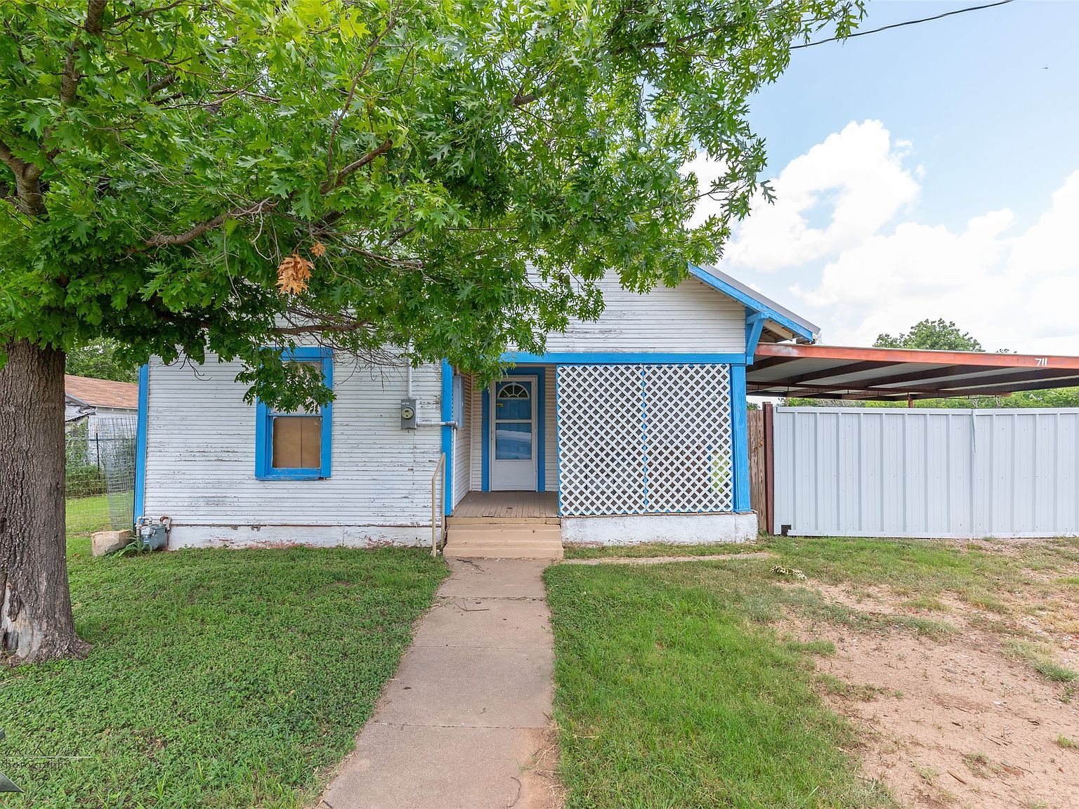 711 & 713 S Neches St Coleman, TX 76834 - Thumbnail 2