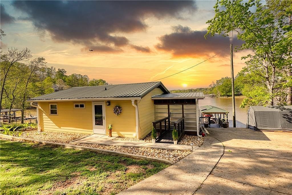 480 Friar Tuck Cir Covington, GA 30014 - Thumbnail 2