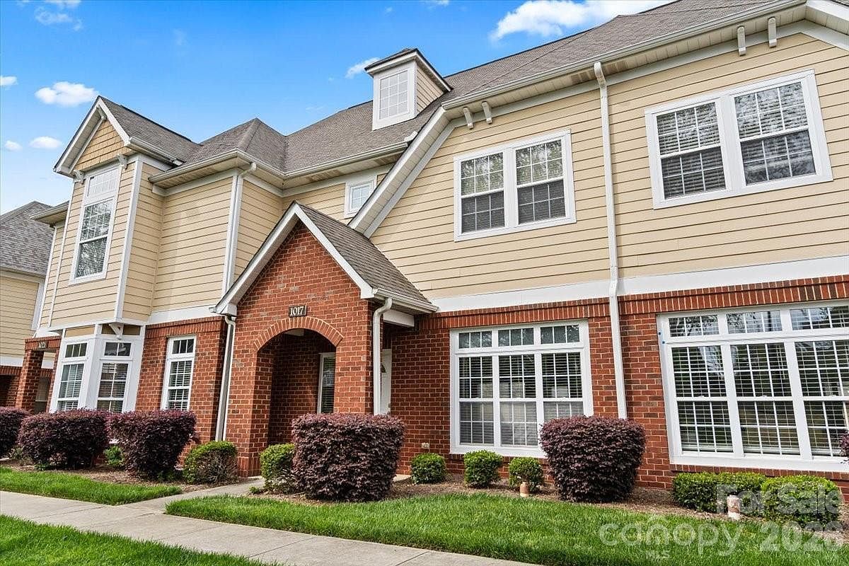 1017 Central Park Cir Davidson, NC 28036 - Thumbnail 2