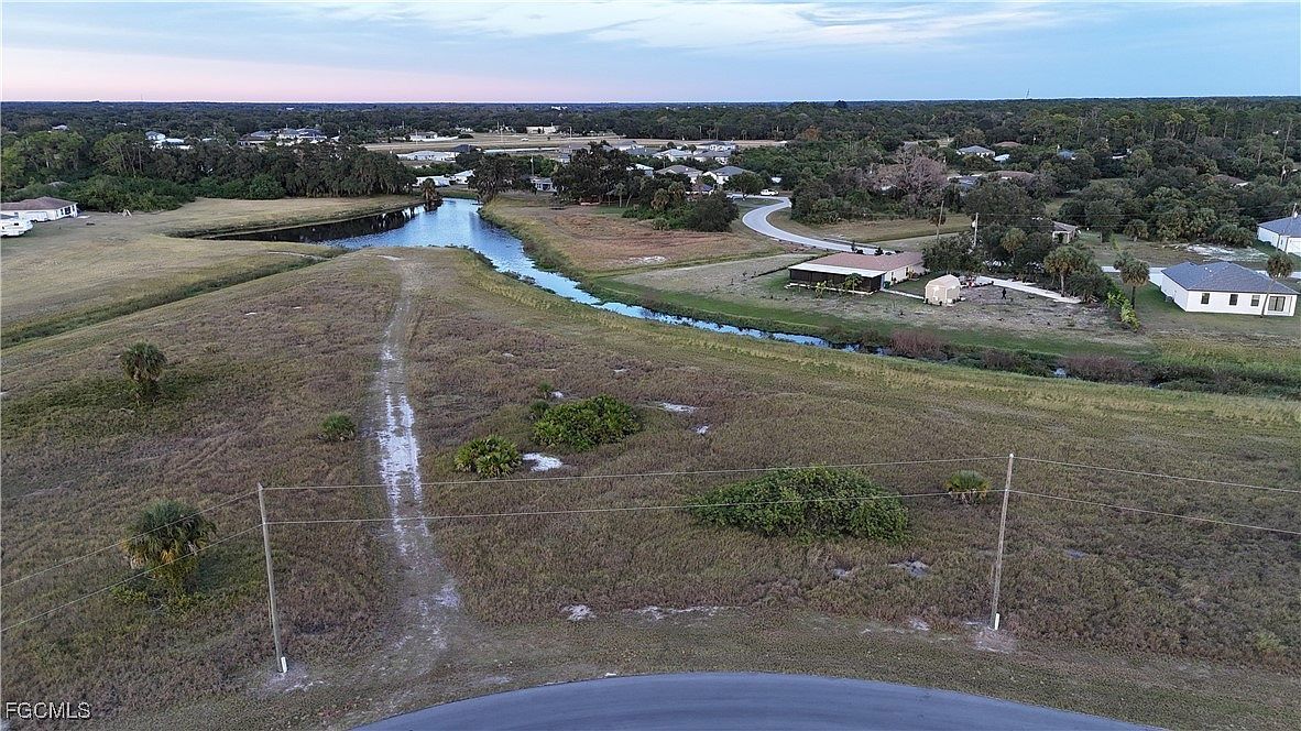 3019 NW Beechwood Cir Labelle, FL 33935 - Thumbnail 2