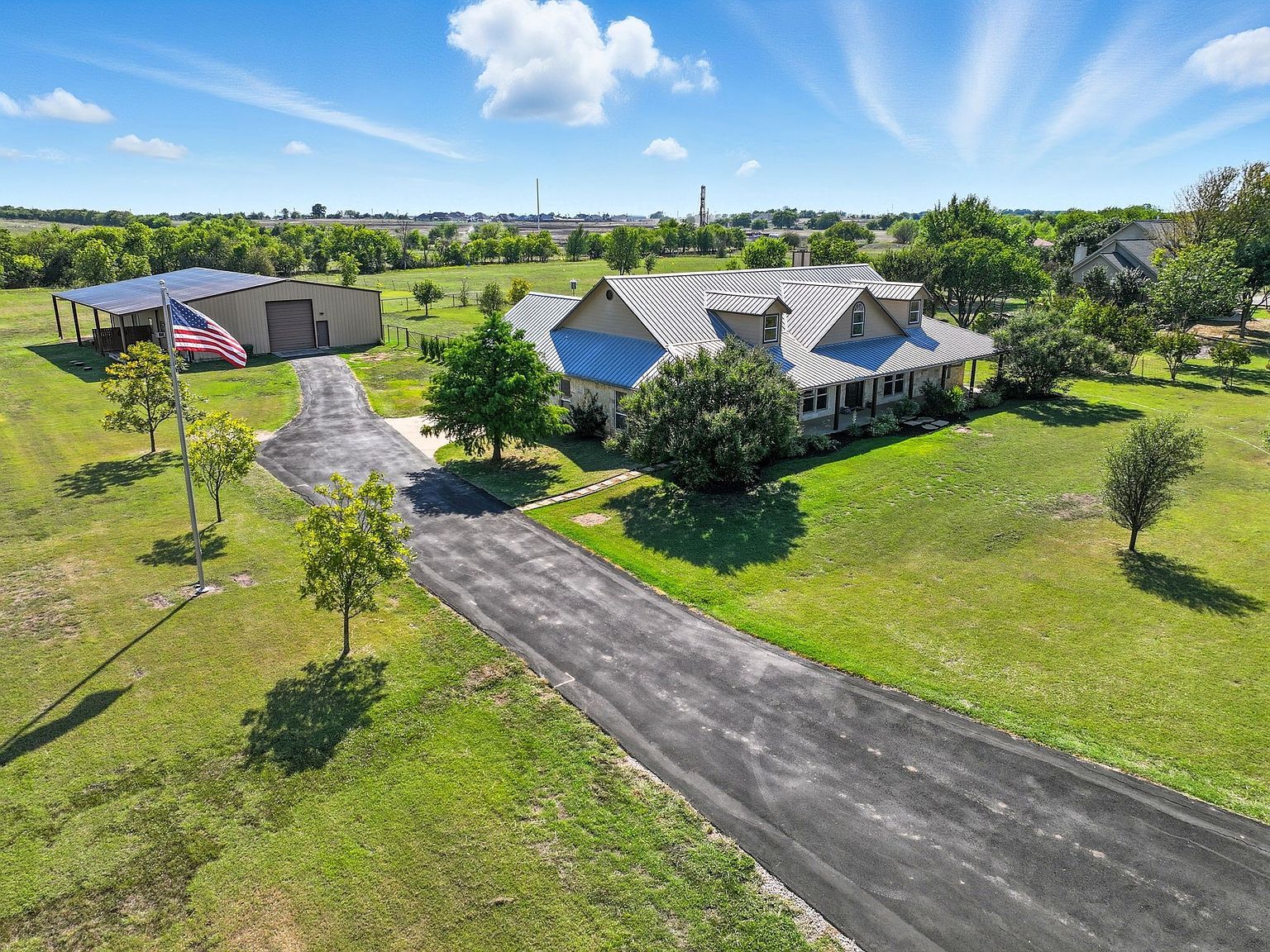 213 Audra Cir Rhome, TX 76078 - Thumbnail 2