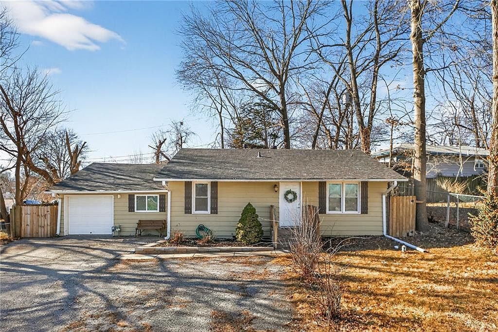 36 N Ridge Ave Liberty, MO 64068 - Thumbnail 2