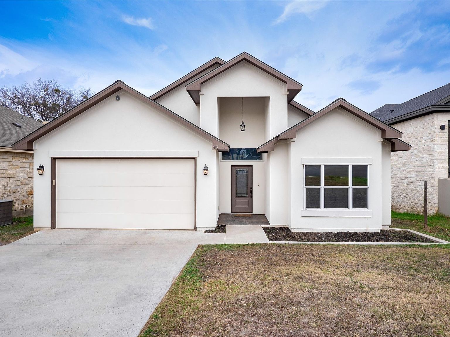 93 Primrose Ln Marble Falls, TX 78654 - Thumbnail 2