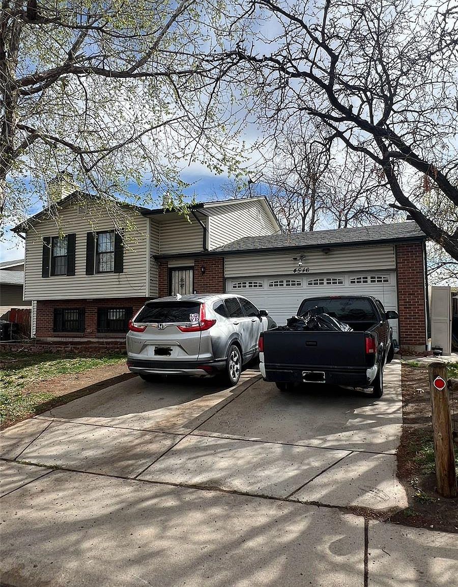 4546 Durham Ct Denver, CO 80239 - Thumbnail 2