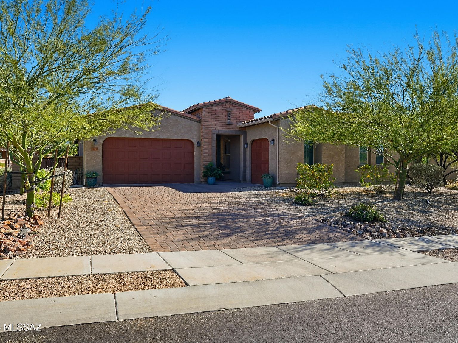 11788 N Mabini Pl Oro Valley, AZ 85737 - Thumbnail 2