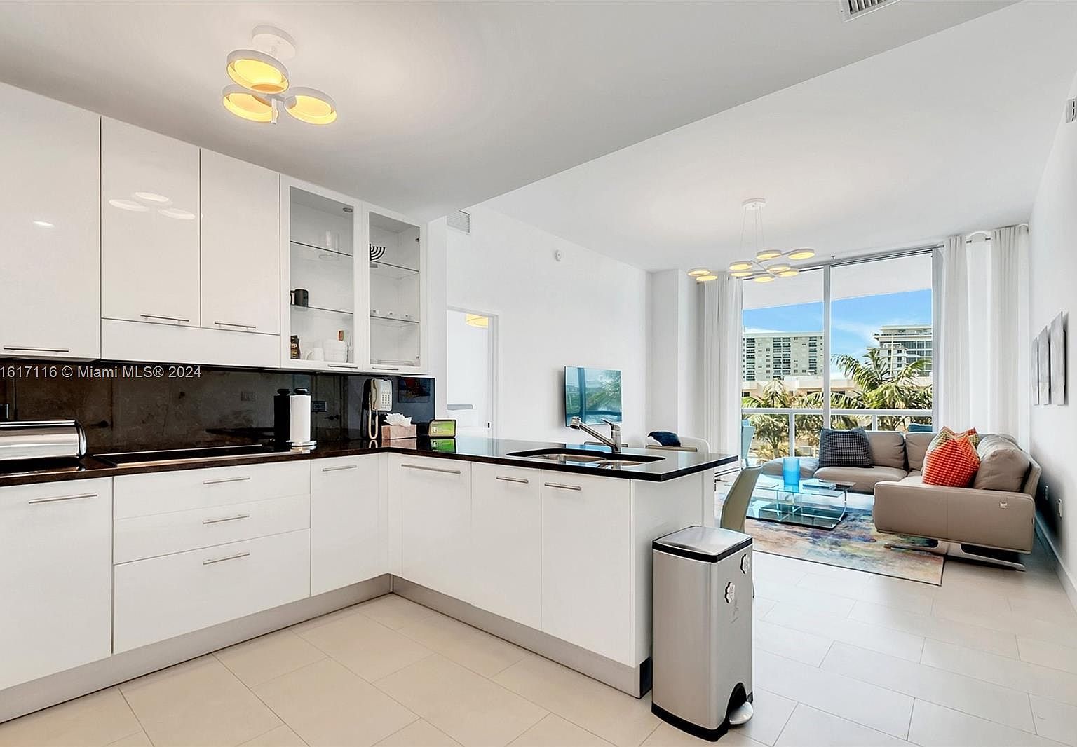 6799 Collins Ave APT 312 Miami Beach, FL 33141 - Thumbnail 2