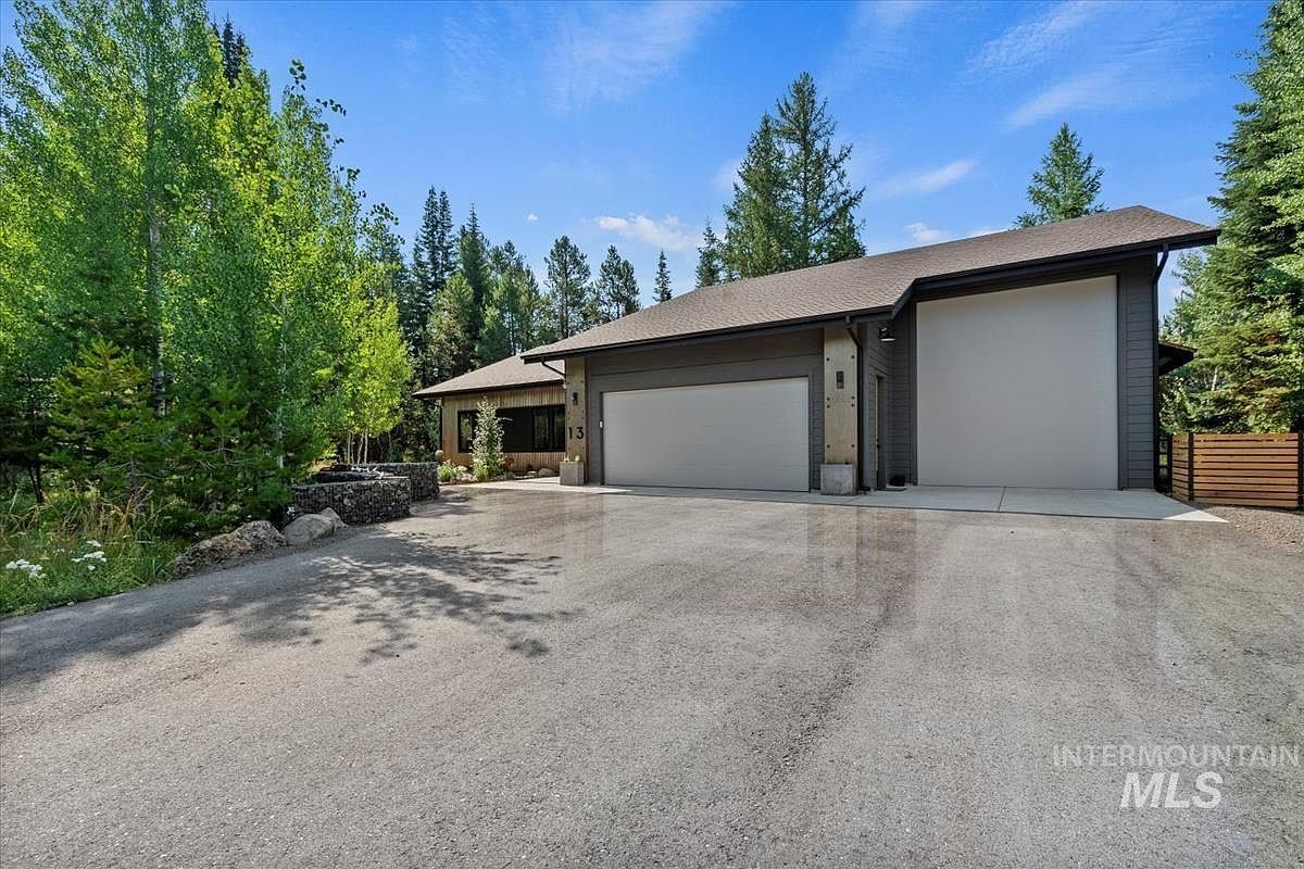13 Cross Country Ct Donnelly, ID 83615 - Thumbnail 2