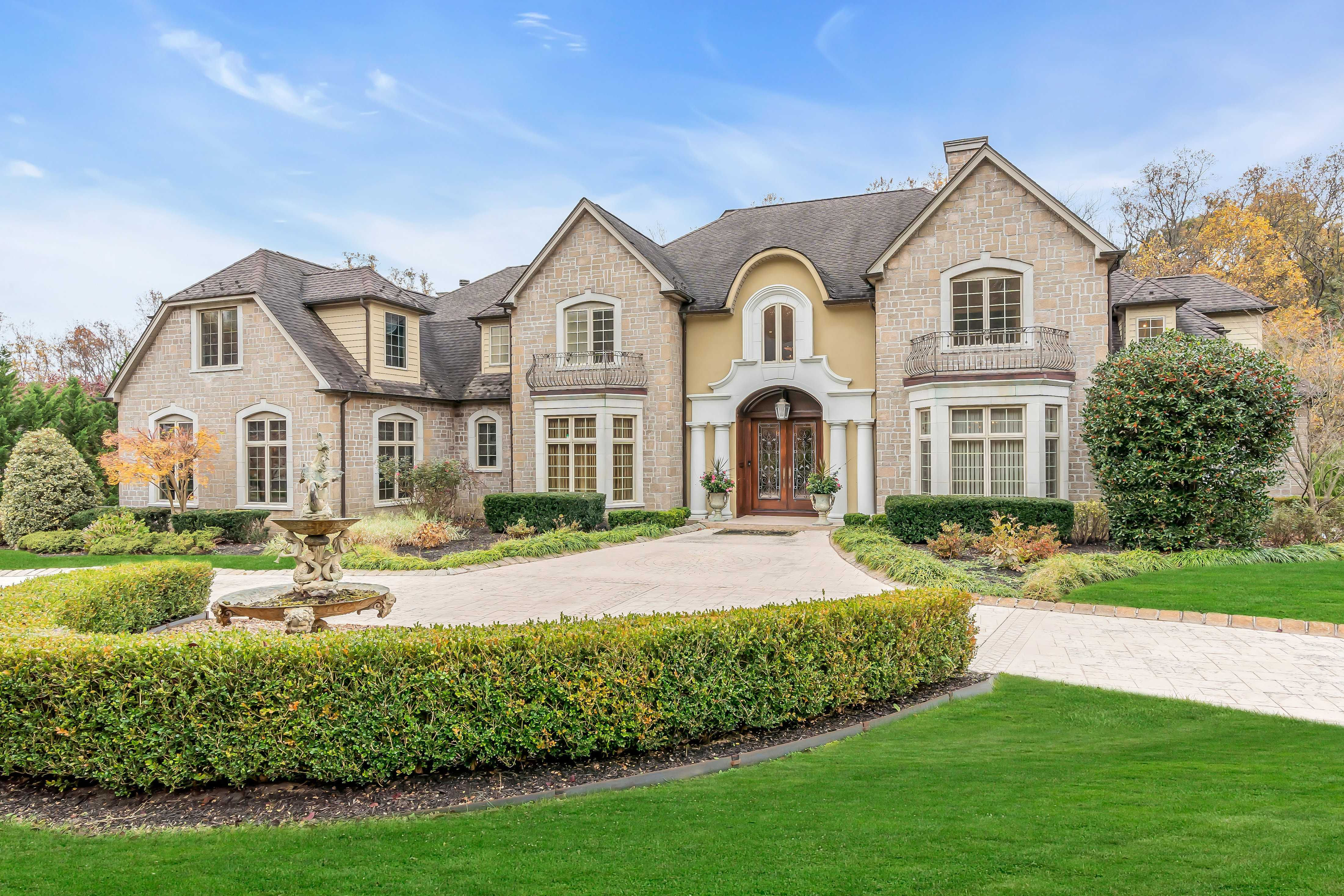 25 Winchester Ln, Holmdel, NJ 07733, USA | Single Family