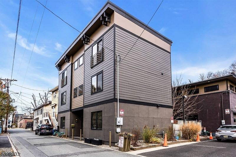 10 McCreadys Aly Lambertville, NJ 08530 - Thumbnail 2