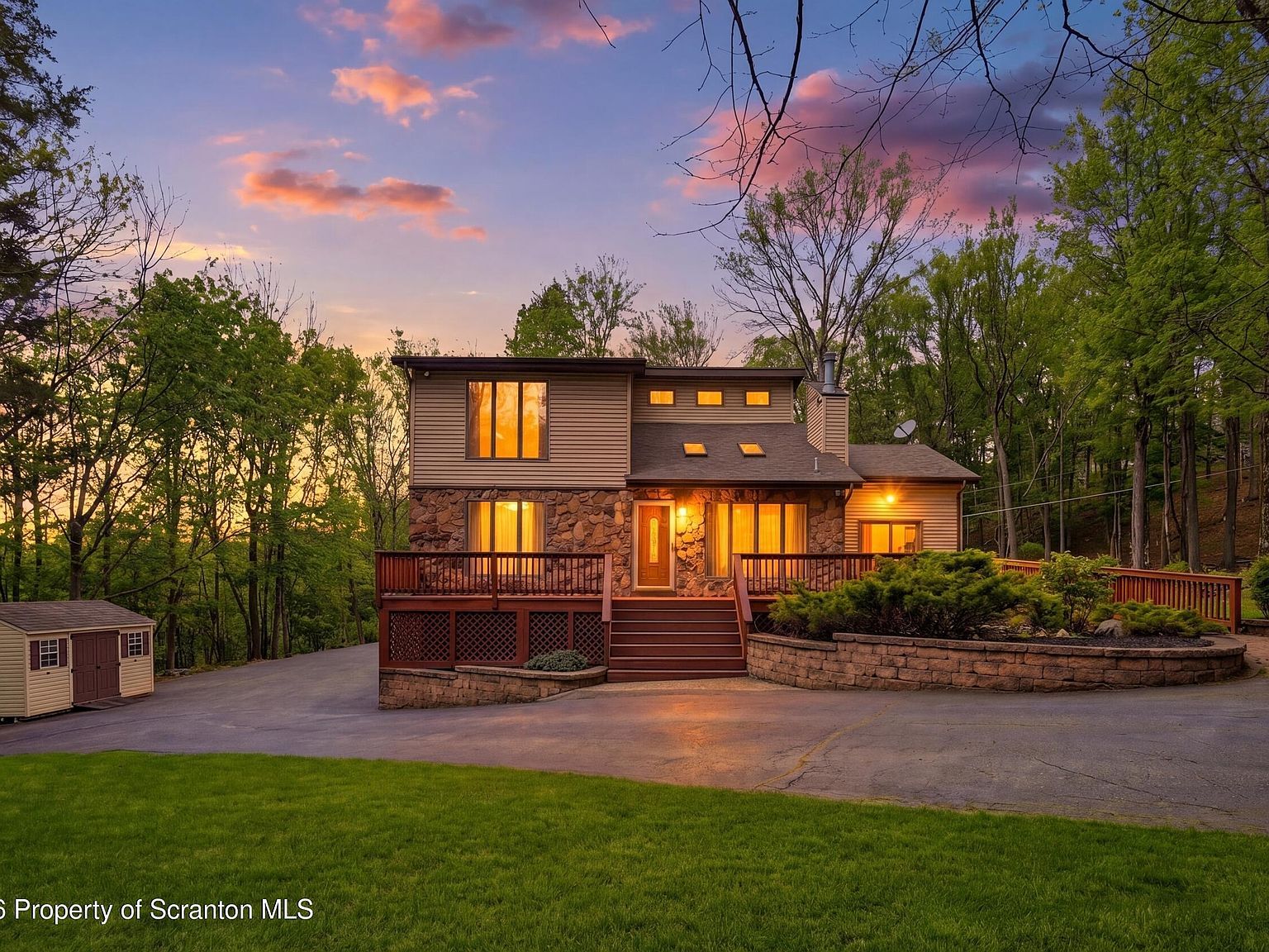 102 Larch Ln Greentown, PA 18426  | Single Family