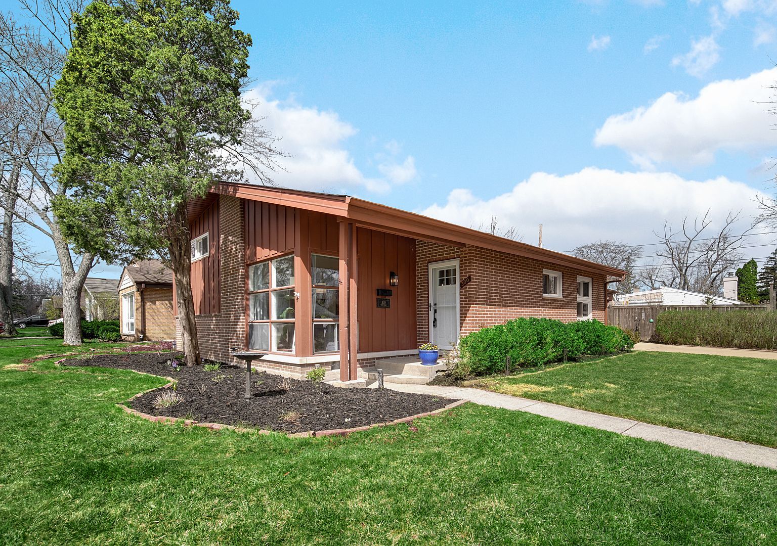 300 Voltz Rd Northbrook, IL 60062  | Single Family