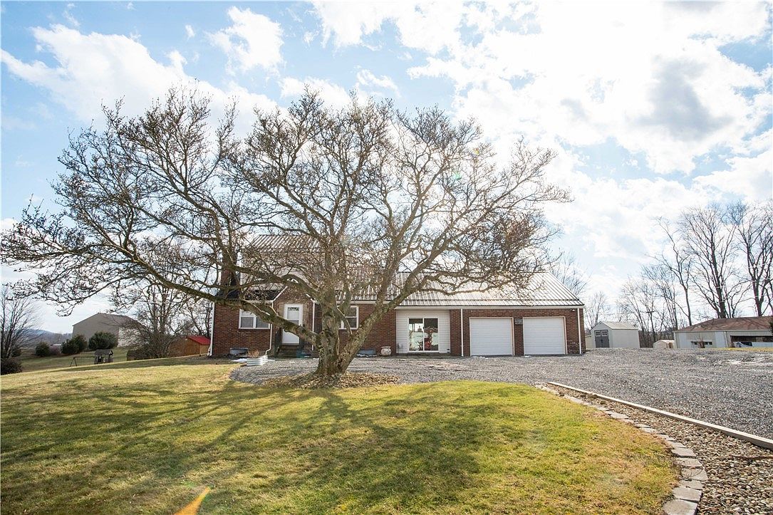 627 Tulip Dr New Brighton, PA 15066 - Thumbnail 2