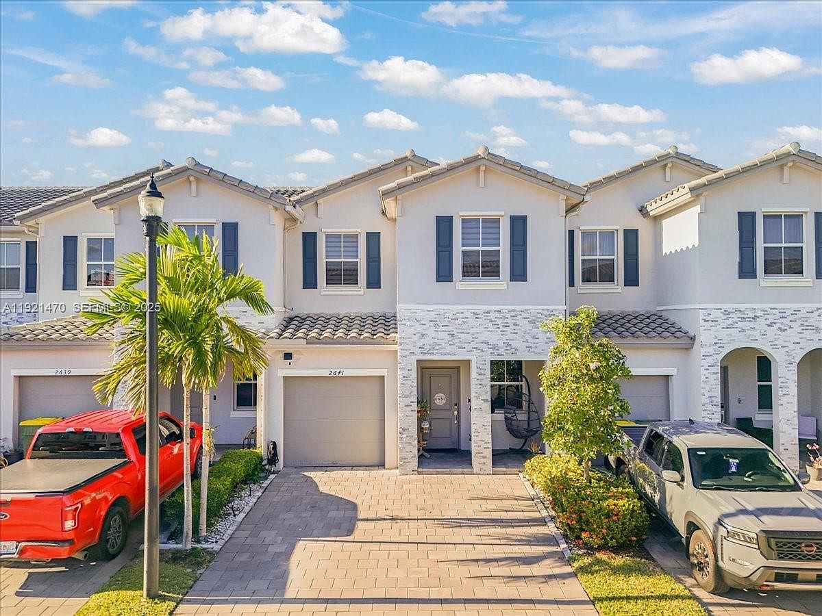 2641 SE 12th St Homestead, FL 33035 - Thumbnail 2