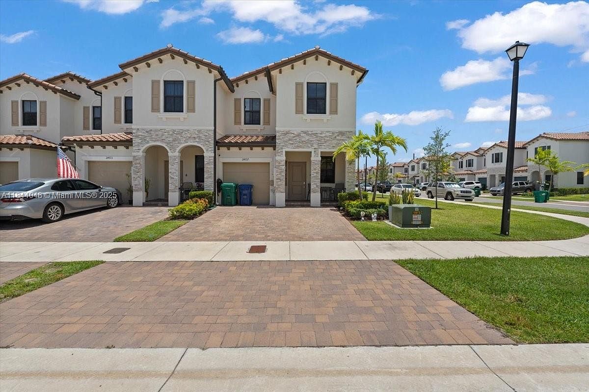 24717 SW 119th Pl Homestead, FL 33032 - Thumbnail 2