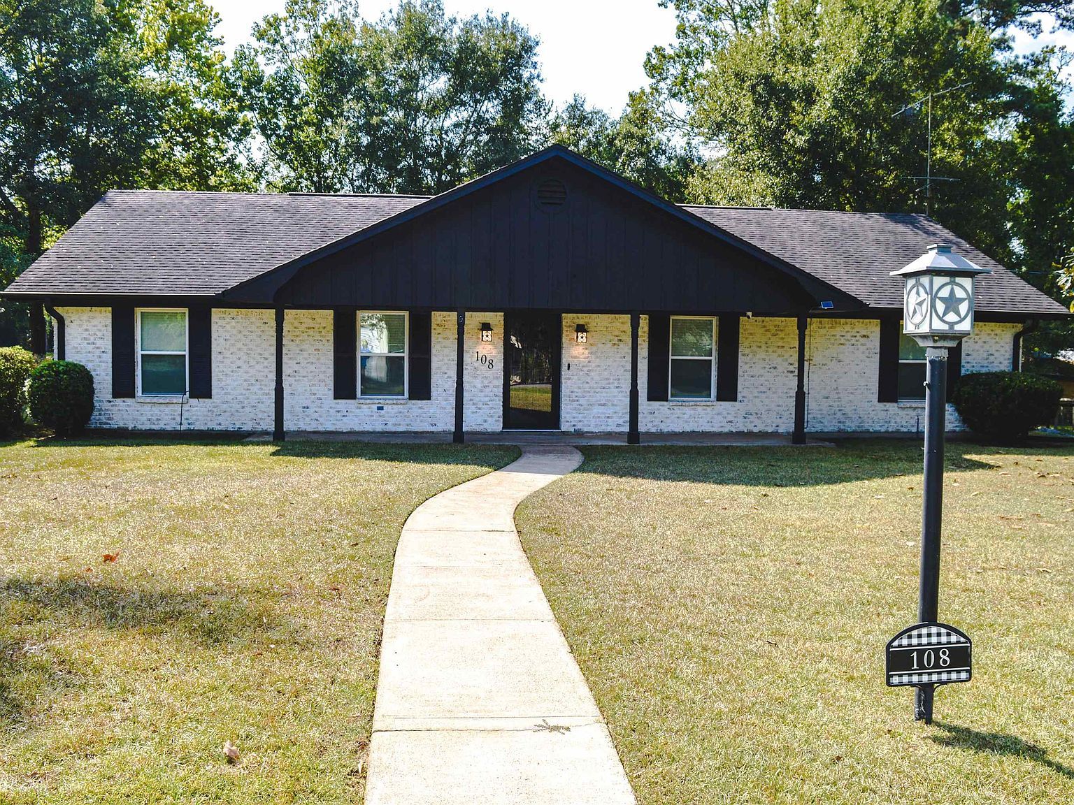 108 Timberlane Dr Silsbee, TX 77656 - Thumbnail 2