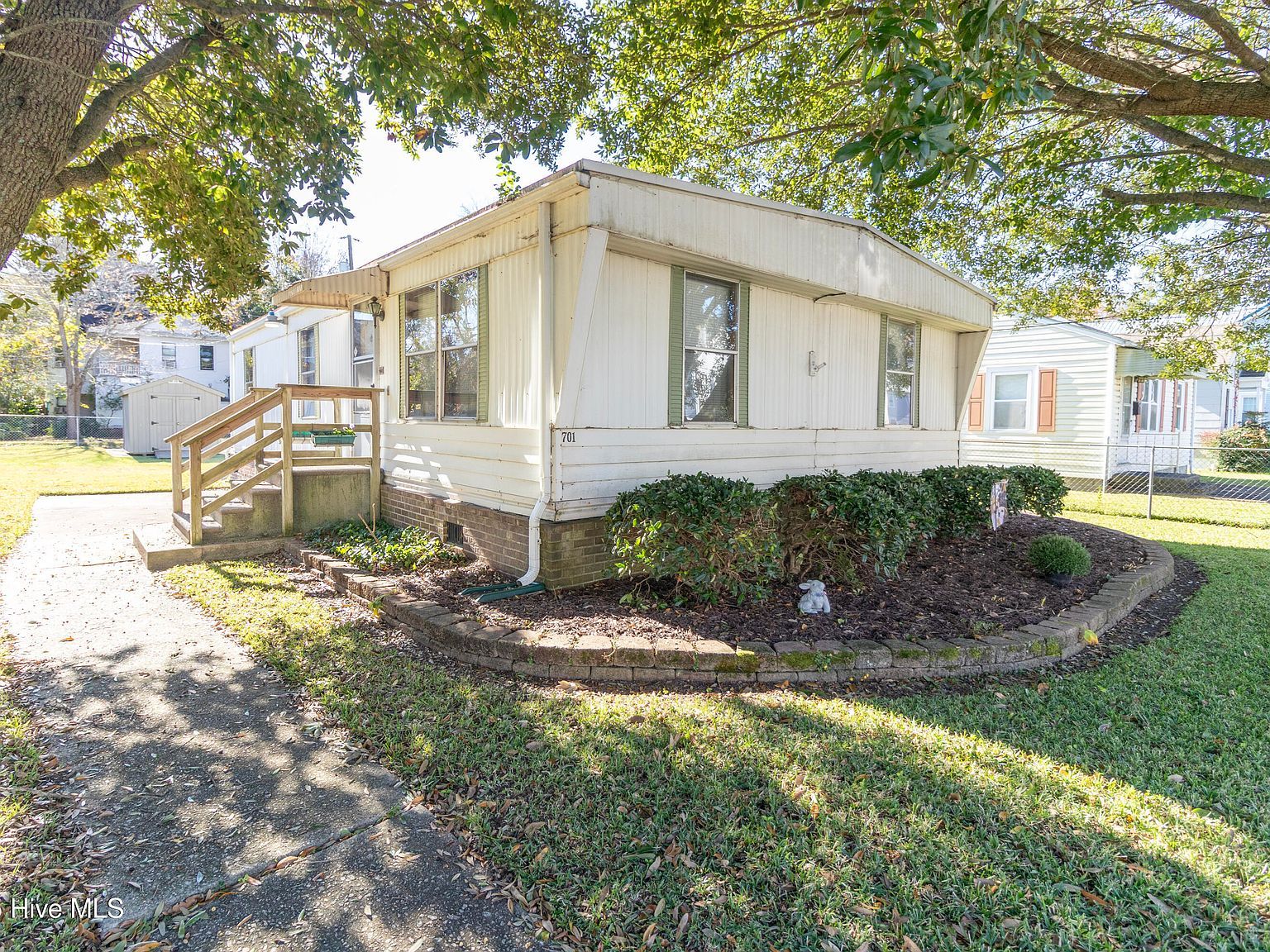 701 Colonial Ave Elizabeth City, NC 27909 - Thumbnail 2