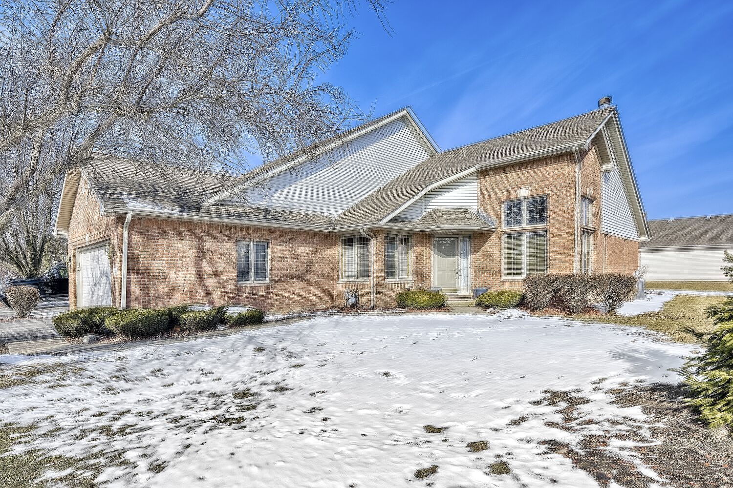 6700 Pondview Dr Tinley Park, IL 60477 - Thumbnail 2