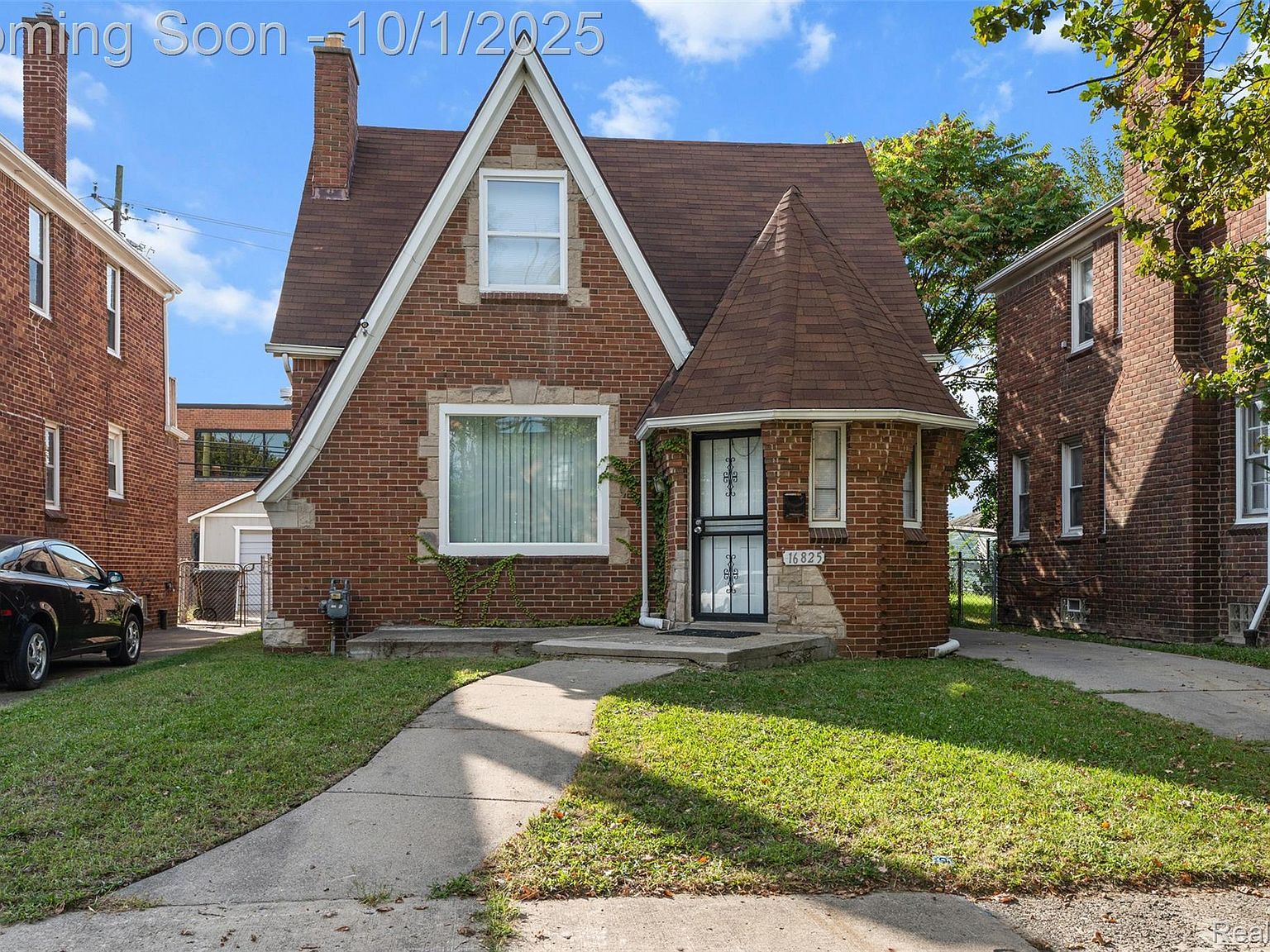 16825 Manor St Detroit, MI 48221 - Thumbnail 2