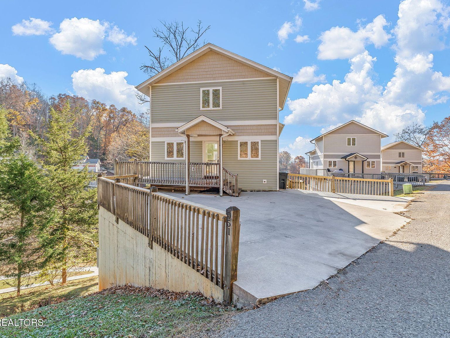 551 Deerwood Ln La Follette, TN 37766 - Thumbnail 2