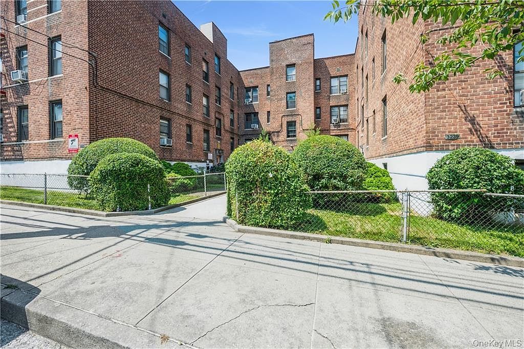 3231 Barker Ave APT 2A Bronx, NY 10467 - Thumbnail 2