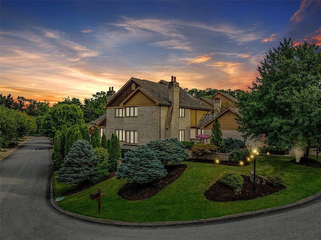 134 Village Ct Pittsburgh, PA 15241 - Thumbnail 2