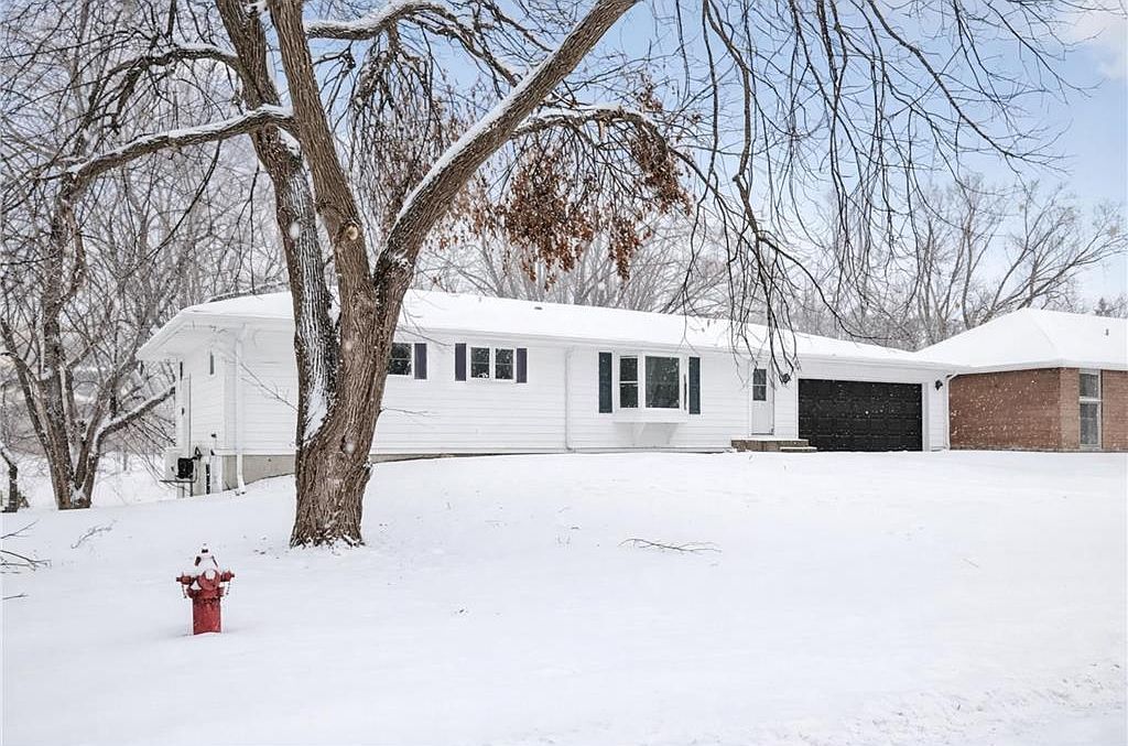 10920 Oak Knoll Ter N Minnetonka, MN 55305  | Multi Family