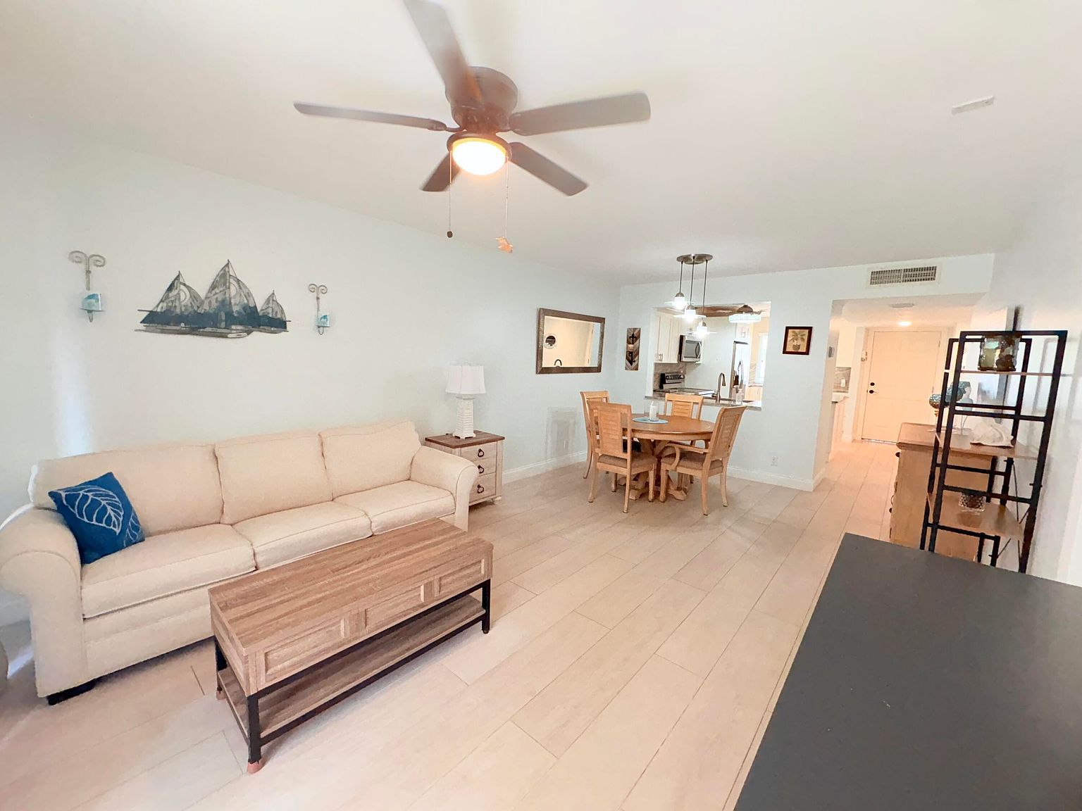 3138 Via Poinciana APT 306 Lake Worth, FL 33467 - Thumbnail 2